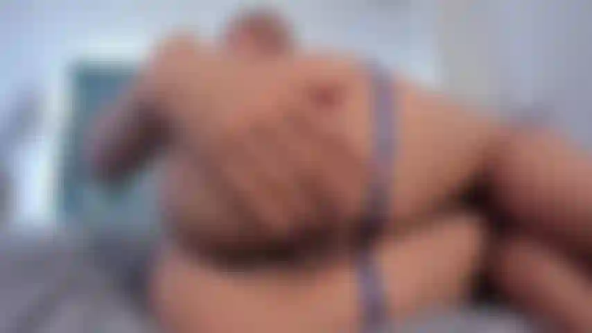 Masturbo in modo sexy.