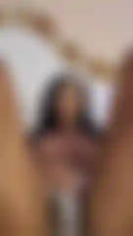 gentle masturbation of my clitoris !!!!