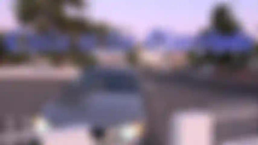 Chola cassandra succhia il cazzo in un gloryhole!