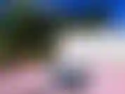 Mi abbronzo all'aperto e mi scopo la figa con un dildo.