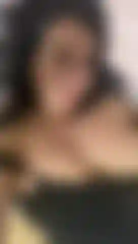 playing and kissing my big tits