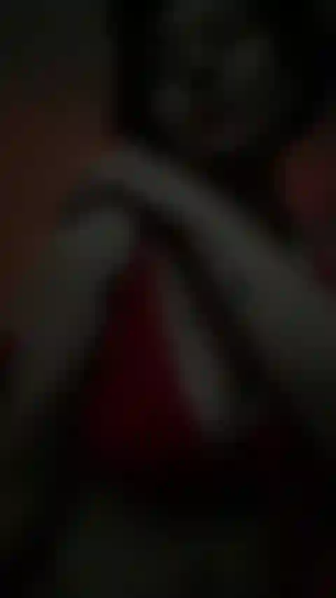 Figa strofinata, con tette e faccia.