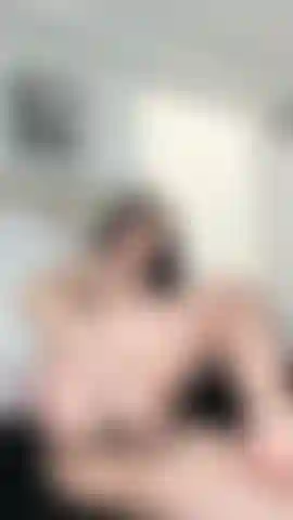 Para mayores de edad y con ganas de jugar.  / For adults and eager to play.