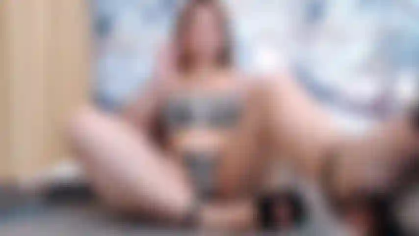 Mi scopo il culo così velocemente finché non sento un orgasmo.