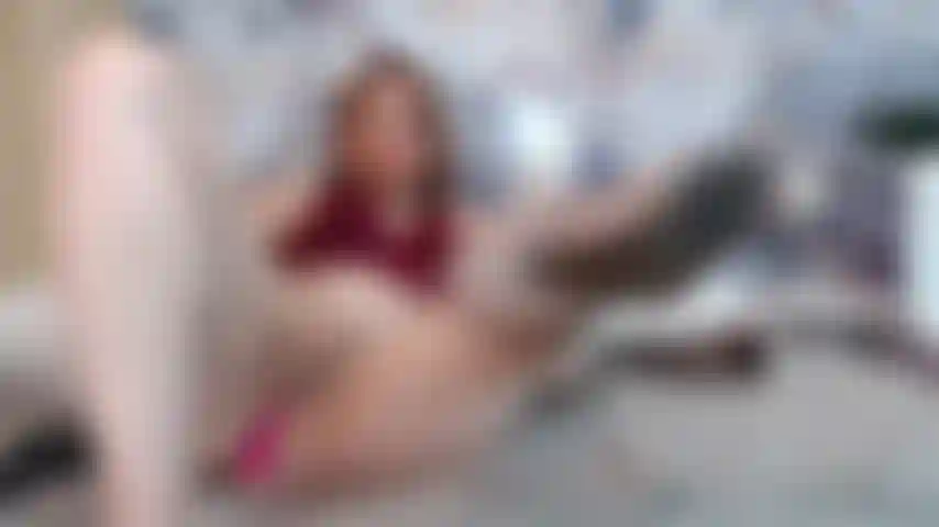 Mi fotto il culo con la punta dei miei tacchi finché...