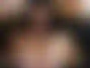 Sputando sulle mie enormi tette per te!