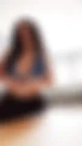 Diverto con le tette oliate nel camper.