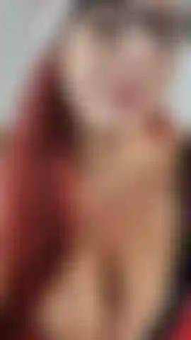 Era la notte prima di natale, tutte le cose di babbo natale fatte, tutto ciò che restava, dovevi riempirmi con il tuo sperma! Succhio il tuo grosso cazzo da 10 pollici, lo cavalco e mi faccio saltare le tette, ti prego di scoparmi forte e di riempirmi con un bel creampie enorme! 26 Settimane!