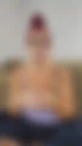 È passato così tanto tempo dall'ultima volta che ho usato il mio grosso dildo da 10 pollici per allungare la mia figa! Mi siedo sopra, lo cavalco e vibro il mio clitoride mentre vengo (bella vista della faccia e delle tette pendenti) poi mi sdraio e mi scopo con esso e sborro una seconda volta! Audio!