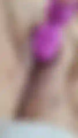 A volte una ragazza ha solo bisogno di afferrare la sua vibrazione e venire, soprattutto dopo aver passato un'intera giornata a creare nuove clip: guardami mentre vengo bello, veloce e forte e vedi se riesci a venire bene quanto me (audio!).