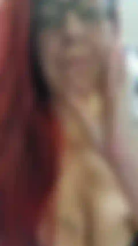 Finalmente ho trovato un po' di tempo per far sentire la mia voce! Guardami mentre mi spoglio e metto in mostra il mio corpo da quando ho perso 15 kg di peso da bambino, uso il mio buon vecchio e fidato vibratore viola e ho un orgasmo enorme (sicuramente non ci è voluto molto!) Audio!