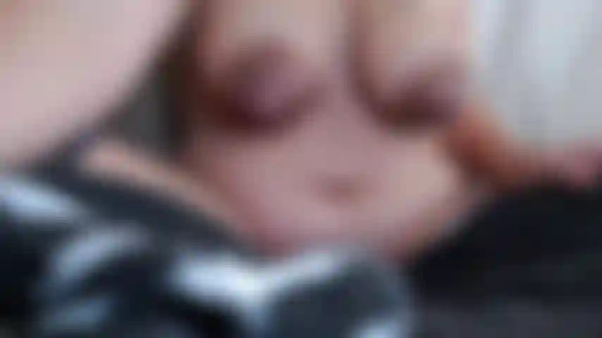 Doppio e triplo teaser del flusso di latte.. Tanto latte! Guarda quanto posso spruzzare!