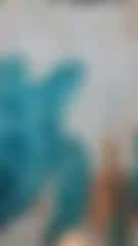 Ho impedito a mio marito di scoparmi mentre ero incinta e l'ho sorpreso in bagno a masturbarsi! Mi sono offerta di aiutarlo e di fargli una sega finché non ha fatto esplodere la sua sborra sulla mia enorme pancia incinta! ( Video con un dildo che squirta) 39 settimane di gravidanza.