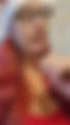 È il periodo delle vacanze ed ero dell'umore giusto, quindi ti faccio un pompino strabiliante con un sacco di sputi e conati di vomito così puoi venirmi sulla faccia e sulle tette! Tanti sputi! Audio!