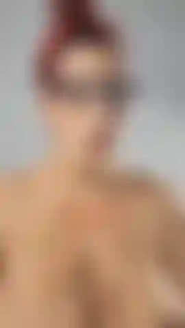 Sono così disperata che la gravidanza finisca perché sono sempre stanca e dolorante, ho escogitato il piano perfetto! Ti prego di farmi venire le doglie e continuare a dirti quanto voglio che tu venga dentro di me ancora e ancora. Video con un dildo che squirta. 38 Settimane.