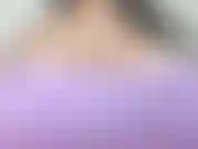 Spruzzo una tonnellata di latte dalle mie tette piene di latte e primi piani di latte che schizza, leccandolo e assaggiandolo. :).