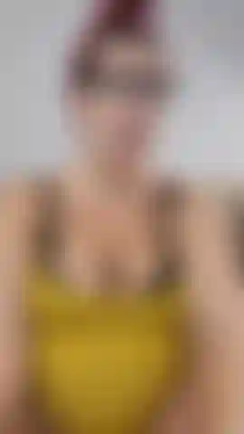 Uso il mio nuovo mini vibe per farmi venire bene e duramente, ma ero di umore perverso e volevo di più! Accendo al massimo la mia grande vibrazione viola e mi scopo la figa mentre faccio vibrare di nuovo il mio clitoride con la mia piccola vibrazione e sborro una seconda volta ancora più forte! 29 Settimane.