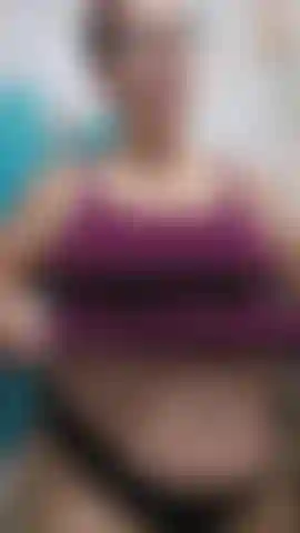 Spruzzo latte e faccio un pasticcio mentre uso il mio vibratore per farmi venire! Spruzzo latte su tutta la mia figa e sul mio vibratore e mi masturbo con esso e mi spingo fino a quando non ho un bel grande orgasmo tanto necessario! ( Audio!).