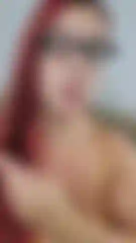 Seduta sul mio dildo da 12 pollici e lo cavalco, facendo rimbalzare le mie tette incinte! Guardami seppellire di nuovo questo cazzo mostruoso nella mia figa, questa volta con le tette che rimbalzano: mi ha fatto venire anche due volte! 16 Incinta di settimane!