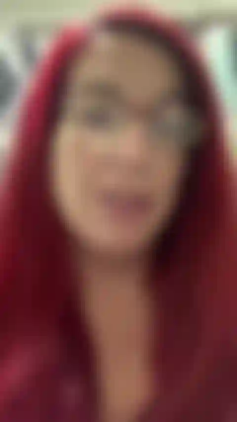 26 Incinta da settimane - lecca/annusa la mia sporca misura di 12 piedi, poi lecca e annusa il mio sporco buco del culo, primi piani del buco del culo. Sputi sulle mie tette/pancia e poi finisco a pecorina con i miei piedi/culo dicendoti di venire! Audio!