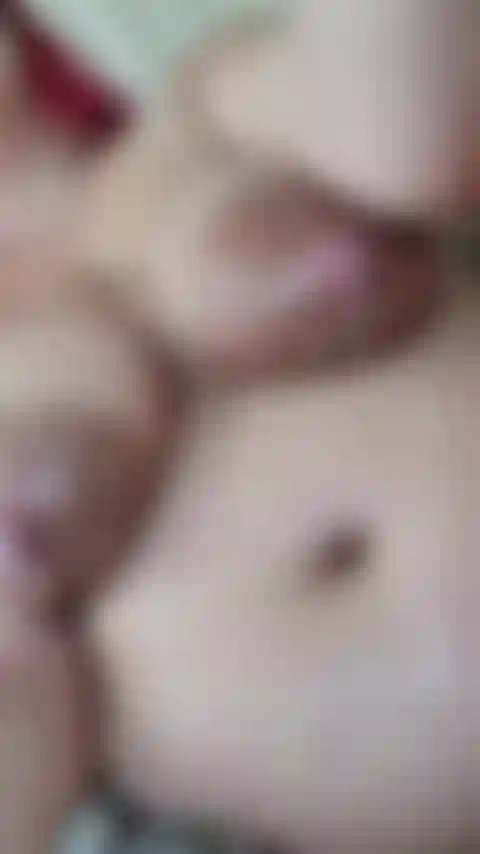 Guarda le mie tette gocciolare automaticamente dopo che hanno iniziato a deludersi - super hot!