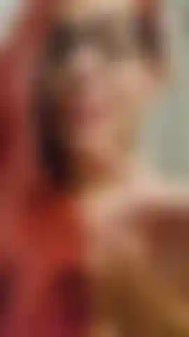 Ho un nuovo drago cattivo chiamato rex! Guardami mentre lo scopo per la prima volta e guarda come la mia fica affamata lo ingoia e quanto mi fa venire bene! Audio!