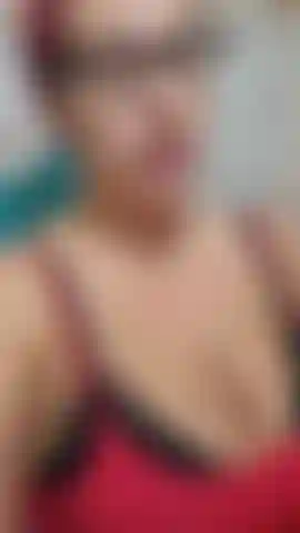 Entrata di nascosto in bagno alle 4 del mattino e ho usato la mia nuova vibrazione del punto g e il mio vibratore di vetro per farmi venire così forte che le mie gambe hanno iniziato a tremare! Guarda quanto è cremosa la mia figa incinta mentre mi scopo e mi faccio venire così bene! 24 Incinta di settimane!