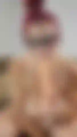 Guardami mentre cavalco il tuo cazzo e le mie tette rimbalzano mentre lo faccio, poi mi scopi bene e forte finché non ti dico che voglio che tu faccia esplodere la tua sborrata enorme su tutta la mia figa (video con vibratore squirtando!!) ( Audio!).