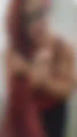 Brendan è tornato per ammirare il mio corpo sinuoso da incinta e vuole che gli descriva esattamente come sarà quando ci scambieremo di posto in modo che possa prendere il mio posto nelle mie ultime settimane di gravidanza! Metto in mostra tutte le mie curve incinte mentre glielo dico! 37 Settimane.