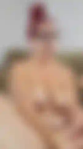 Vuoi vedermi mungere il tuo cazzo con la mia figa stretta e bagnata quando ci sborro dappertutto? Ti ecciti super e fai esplodere il più grande creampie dentro di me e poi guardi tutto fuoriuscire alla fine! ( Video con un dildo che squirta!!) ( Audio).