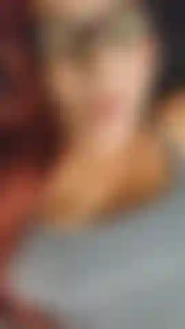 Pov di te che mi scopi come missionaria mentre ti parlo sporco e ti dico quanto non vedo l'ora di sentirti riempirmi dentro e aiutarmi a indurre il travaglio così puoi mettermi di nuovo incinta! Tanti primi piani del viso, chiacchiere sporche e tette che rimbalzano! 39 Settimane.