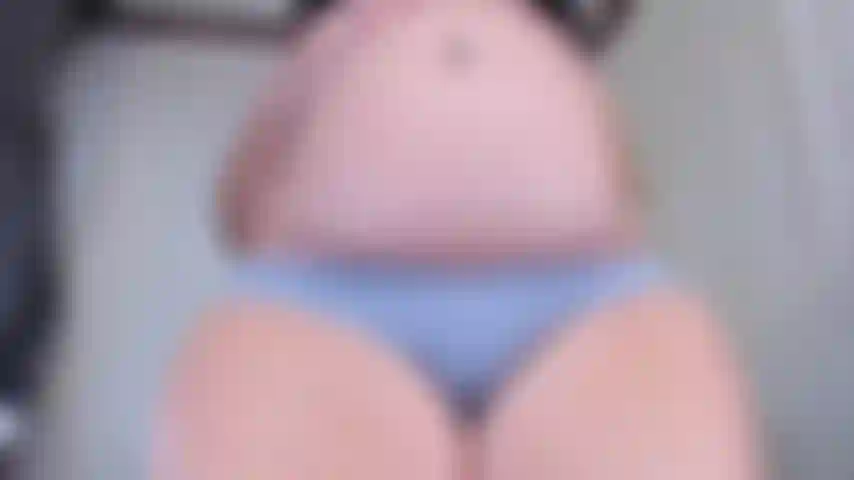 25 Incinta da settimane - mostrando la pancia e il sedere in piedi, scopandomi la figa a pecorina con il mio dildo e poi usando la mia vibrazione per farmi venire con il dildo dentro di me, guardalo scivolare fuori dopo che sono venuto!