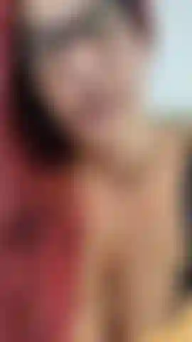 Jp voleva che mi spogliassi, giocassi con la mia figa e avessi un bel grande orgasmo per lui! Ovviamente ho tirato fuori la mia bacchetta viola e ho fatto vibrare il mio clitoride finché non sono diventata bella e dura per lui (audio).