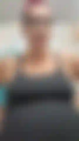 Questa volta tom era pronto a prendere tutti i 10 pollici del mio strapon in gola! Una volta che l'ha succhiato per bene, gli ho scopato il culo e ho seppellito tutto dentro, poi gliel'ho fatto succhiare fino in fondo e gli ho sparato un sacco di sperma su tutta la faccia! 39 Incinta di settimane.