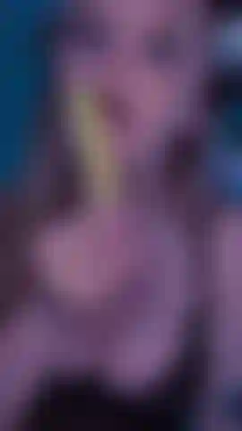 Guardami succhiare e leccare un ghiacciolo nelle orecchie di gatto!