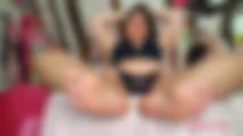 Solo una vera perdente si masturberebbe guardando questo.