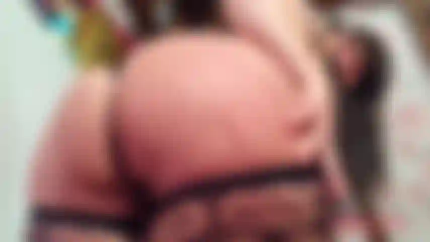 Una bbw accovaccia il suo grosso culo peloso sulla tua faccia!