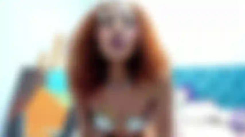 Voglio che tu mi scopi così forte come l'ultima volta.