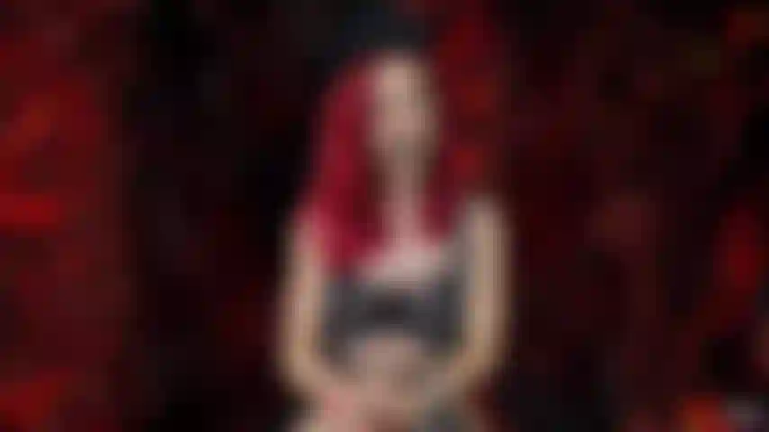 Questo era un clip personalizzato: "ciao clara, spero tu stia bene! Ho avuto un'idea divertente per due clip se ti interessa! Uno in cui sei un angelo che mi accoglie in paradiso. Mi dici che in paradiso potrò vivere tutte le mie fantasie per tutta l'eternità, e tu sai già quali sono... Essere penetrata con un dildo e essere trattata come una piccola puttana! Sarebbe un po' più "dolce", ma comunque con te che mi domini e mi trasformi nella tua sgualdrina. Stavo pensando a qualcosa come un outfit bianco e collant per questo. Il secondo clip sarebbe uguale ma sei un demone che mi accoglie all'inferno. Stessa idea ma più cattiva e crudele. Mi dici che sono la tua puttana adesso per tutta l'eternità, e che userai i miei buchi quando vuoi e non te ne frega un cazzo di quello che ho da dire al riguardo. Stavo pensando a un outfit rosso per questo. Fammi sapere cosa ne pensi!".