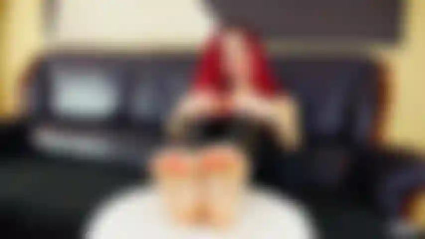 Il tuo mondo gira intorno ai miei piedi.