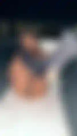 Sega con i piedi per gli amanti dei piedi (feticcio).