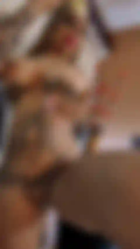 Il mio corpo nudo oliato