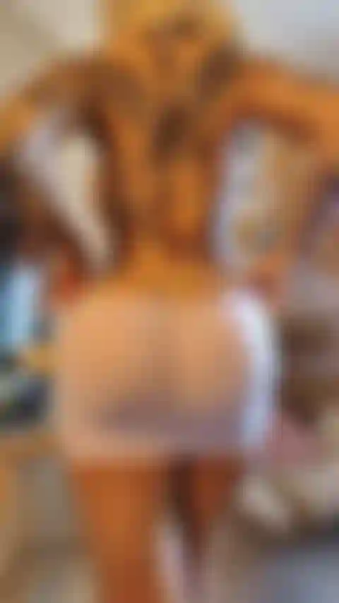 Provo il mio nuovo vestito trasparente.