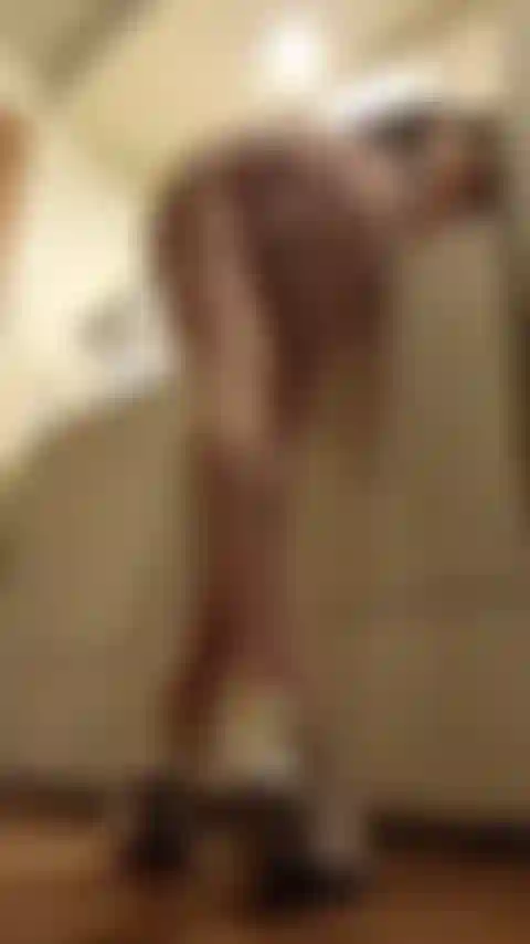 Spettacolo di lavanderia e gambe.