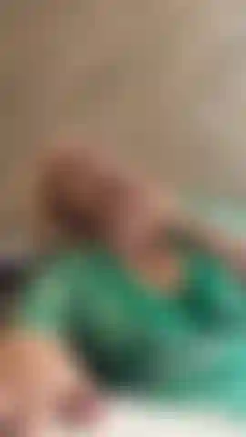 Io succhio le dita e tu succhi le tette.