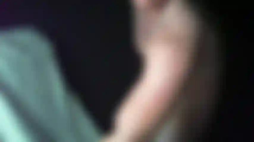 Enorme sborrata sull'asciugamano.