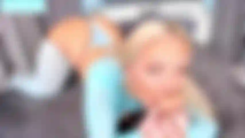 Una trailer***arch e una gola profonda con palle bavaglio super sciatte.