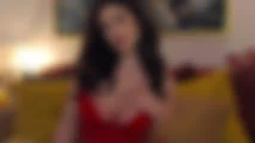 Ti provoco con le mie grandi tette e i miei deliziosi capezzoli xox.