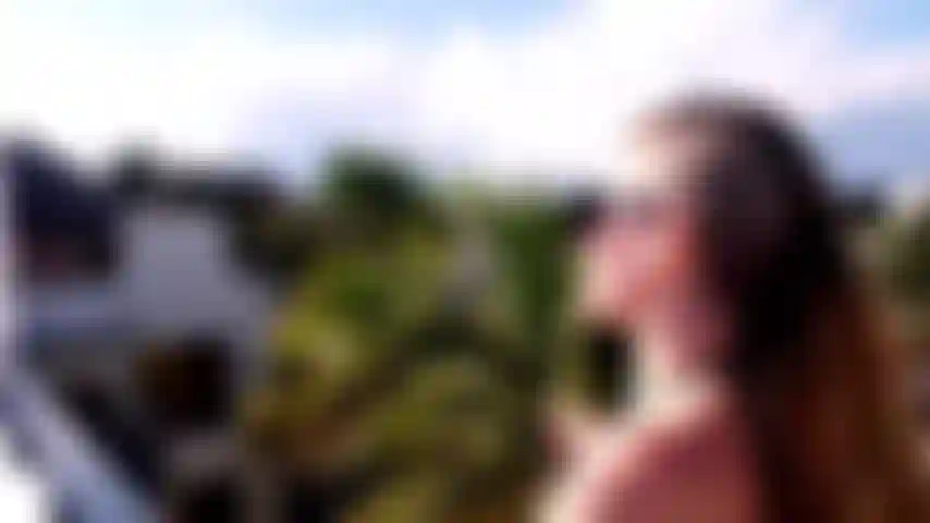 Masturbazione sul tetto.