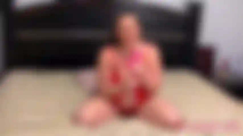 Non vorresti che la tua ragazza fosse sexy come me? Indovina cosa posso essere la tua bella ragazza se compri questo video! Cum guardami mentre mi godo il nuovo giocattolo che mi hai comprato prima di partire per un viaggio di lavoro!